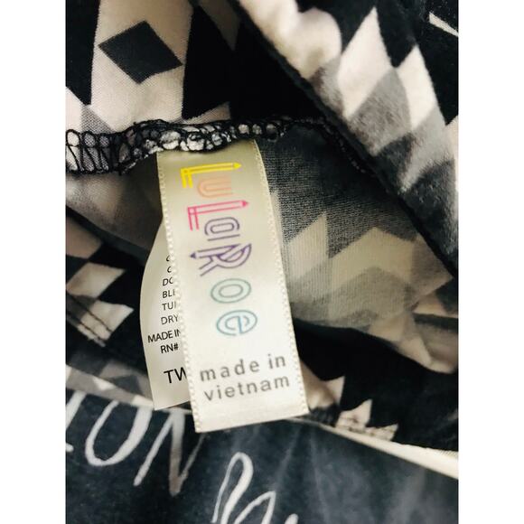 LuLaRoe Girls Tween Size Leggings Black/White Print Soft and Stretchy - Picture 4 of 4